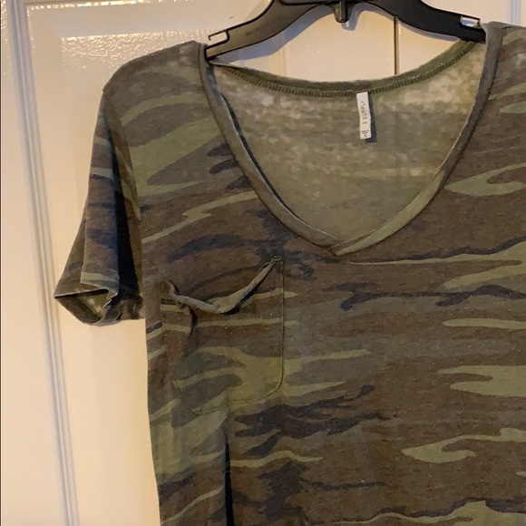 Green camo top from Lulu’s - Picture 2 of 3